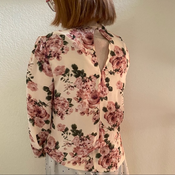 🌺 Forever 21 High Neck Floral Blouse - Picture 8 of 8
